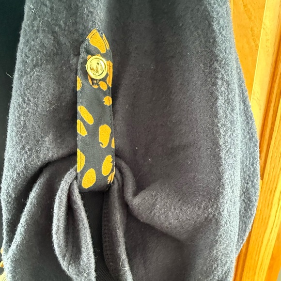 Dressbarn Navy Blue Top with Leopard Accent - Picture 5 of 6